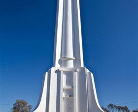 Monument Hill - Accommodation Gladstone 2