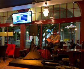 PJ O'Reilly's Irish Pub - Accommodation Gladstone 1