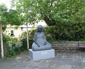 Peace Memorial - Accommodation Gladstone 1