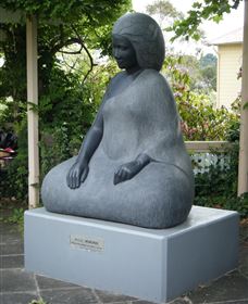 Peace Memorial - Accommodation Gladstone 0