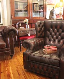 Peachtree Antiques - Accommodation Gladstone 6