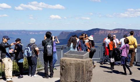 Echo Point Lookout (Three Sisters) - Accommodation Gladstone 1