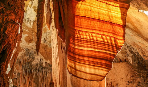 Junction Cave - Accommodation Gladstone 2