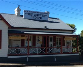 Rick Rutherfords Country Gallery - Accommodation Gladstone 0