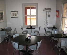 Ben Roberts Cafe And Gallery - Accommodation Gladstone 1