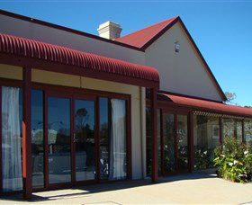 Ben Roberts Cafe And Gallery - Accommodation Gladstone 0