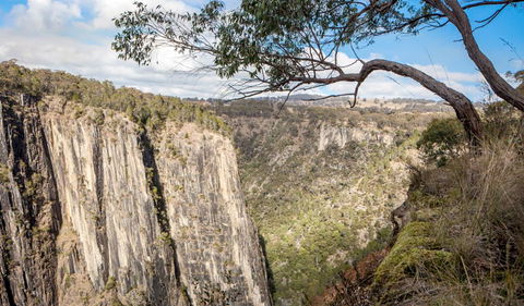 Apsley Gorge Rim Walking Track - Accommodation Gladstone 0