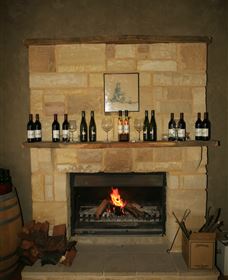 Savannah Estate Winery And Cellar Door - Accommodation Gladstone 3