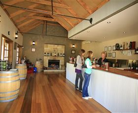 Savannah Estate Winery And Cellar Door - Accommodation Gladstone 2