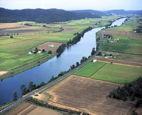 The Clarence River - Accommodation Gladstone 0