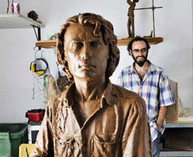 Damien Lucas Sculpture And Design - Accommodation Gladstone 7