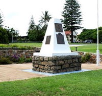 Dunwich War Memorial - Accommodation Gladstone