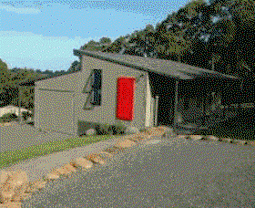 Brooke Clunie - Red Door Studio - Accommodation Gladstone 1