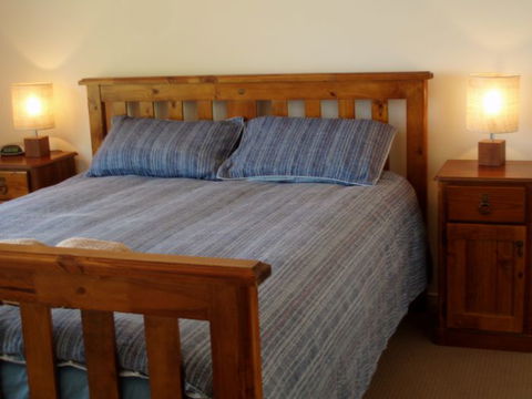 Lake Escape - Accommodation Gladstone 0