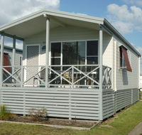 Belmont Pines Lakeside Holiday Park - Accommodation Gladstone