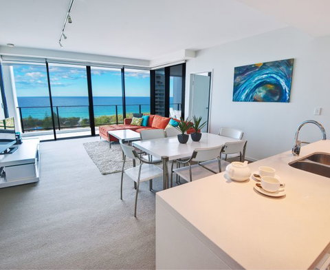 Ultra Broadbeach - Accommodation Gladstone 2