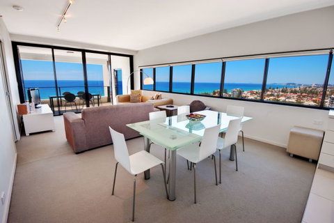 Ultra Broadbeach - Accommodation Gladstone 10