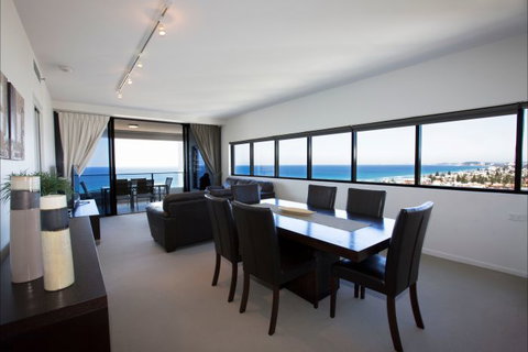 Ultra Broadbeach - Accommodation Gladstone 16