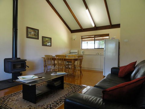 Tinglewood Cabins - Accommodation Gladstone 1