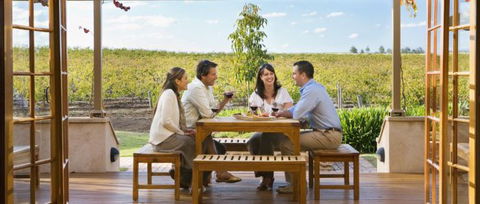 A&D Tours And Charters - Accommodation Gladstone 2