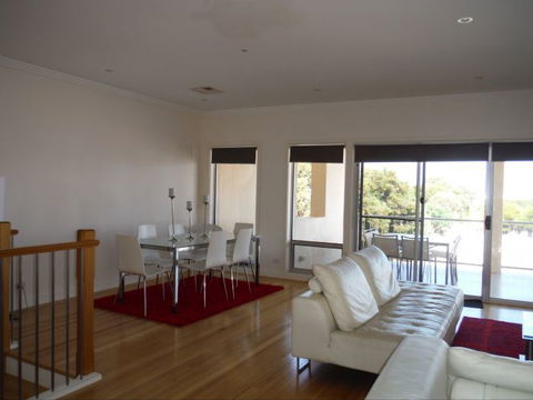 Avalon A - Accommodation Gladstone 3