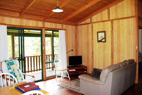 Hawke Brook Chalets - Accommodation Gladstone 4