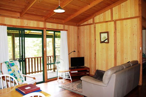 Hawke Brook Chalets - Accommodation Gladstone 7