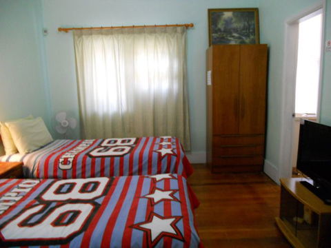 Chatswood Inn - Accommodation Gladstone 1