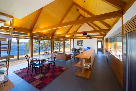 Coast House Tasmania - Accommodation Gladstone 0