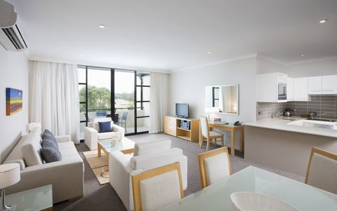Mercure Kooindah Waters Central Coast - Accommodation Gladstone 3