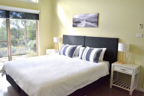 Tilba Coastal Retreat - Accommodation Gladstone 3