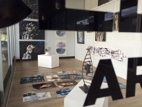 Cell Art Space - Accommodation Gladstone 3