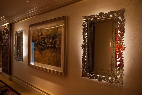 Corporate Art - Accommodation Gladstone 1