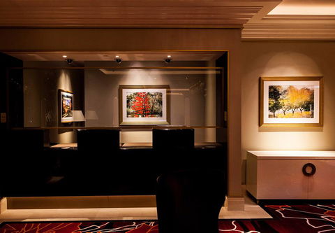 Corporate Art - Accommodation Gladstone 3