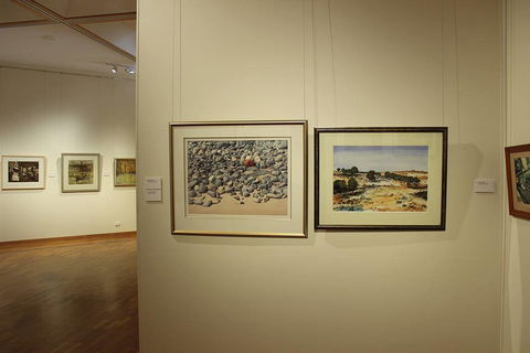 Gosford Regional Gallery & Gardens - Accommodation Gladstone 1