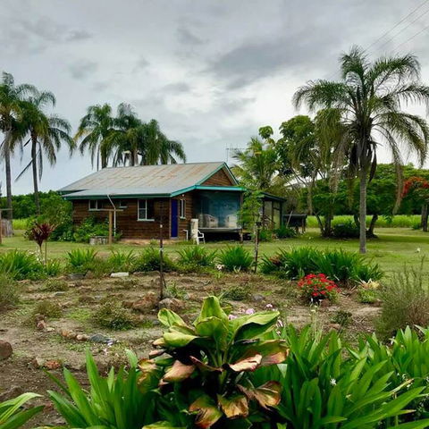 Wattle Cottage Art And Wellbeing Centre - Accommodation Gladstone 2