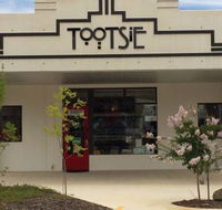 Tootsie Fine Art and Design - Accommodation Gladstone