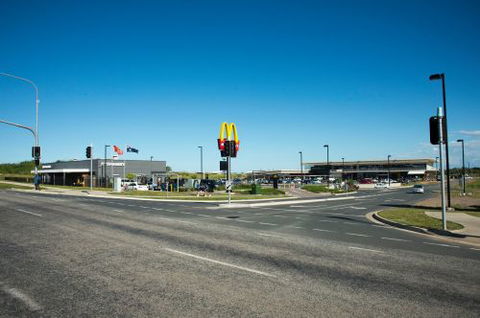 Bargara Central Shopping Village - Accommodation Gladstone 1