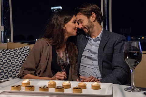 Private Romantic Melbourne Dinner Cruise For 2 - Accommodation Gladstone 3