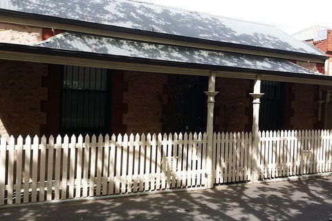 Stately Swagger Adelaide Walking Tour - Accommodation Gladstone 3