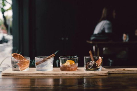 Artisan Gin Tour - Accommodation Gladstone 0