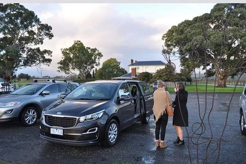 Minibus Winery Custom Tour (up To 7 People) - Accommodation Gladstone 1
