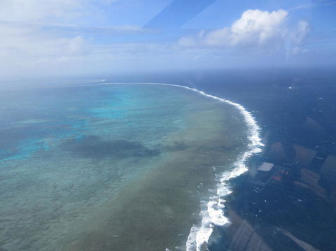 Reef And Island Scenic Flight From Airlie Beach - Accommodation Gladstone 2