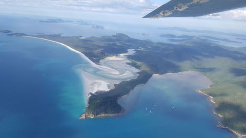 Reef And Island Scenic Flight From Airlie Beach - Accommodation Gladstone 5
