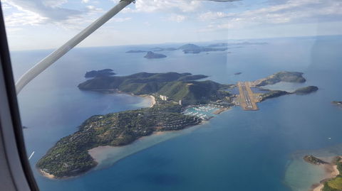 Reef And Island Scenic Flight From Airlie Beach - Accommodation Gladstone 6