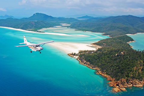 Reef And Island Scenic Flight From Airlie Beach - Accommodation Gladstone 10