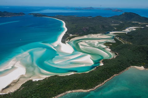 Reef And Island Scenic Flight From Airlie Beach - Accommodation Gladstone 8