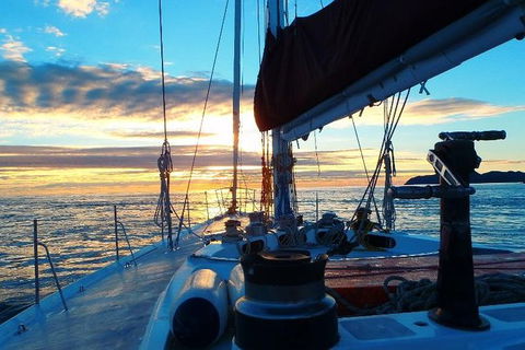 Whitsundays Sailing 2-Day Adventure - Accommodation Gladstone 1