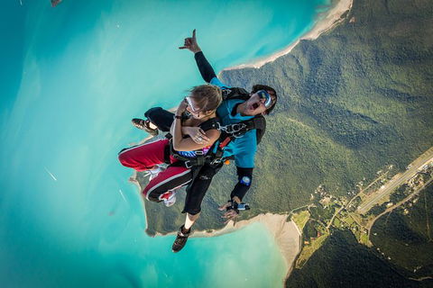 Airlie Beach Tandem Skydive - Accommodation Gladstone 6
