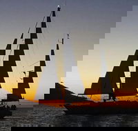 Magnetic Island Sunset Sail - Accommodation Gladstone